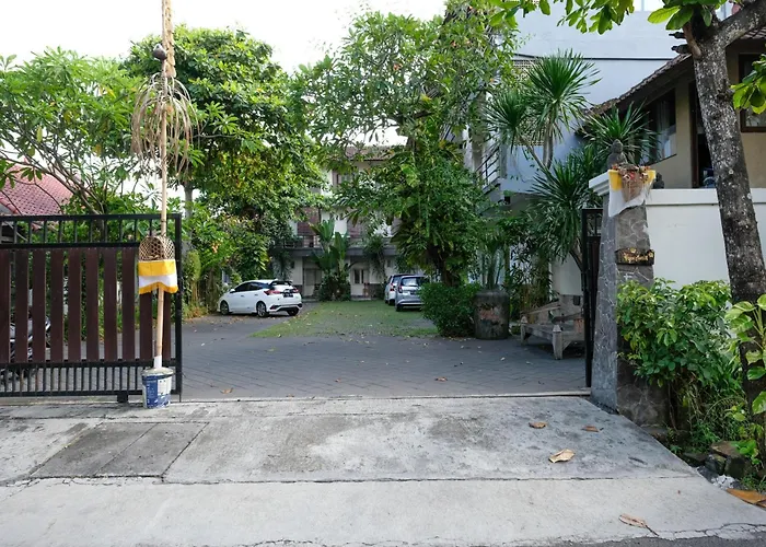 Urbanview Wayan Mansion 3*