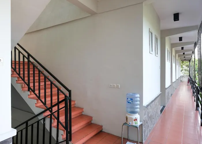 Urbanview Wayan Mansion Hotel