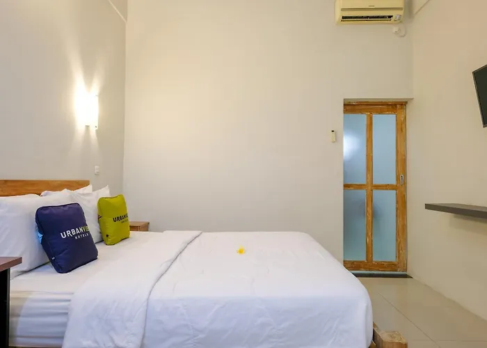 Urbanview Wayan Mansion Hotel