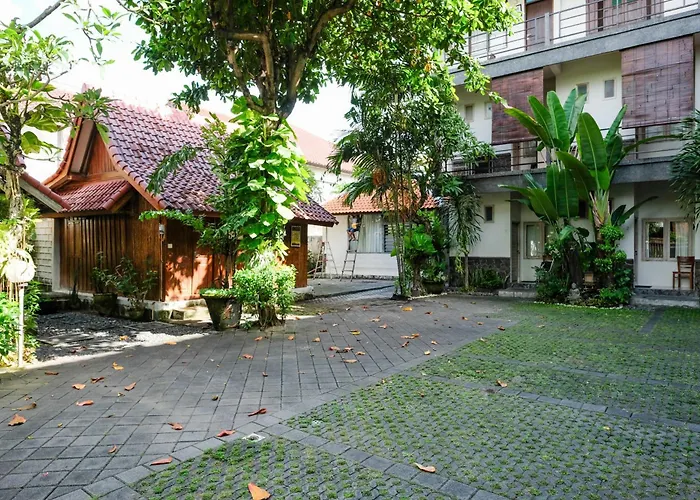 Urbanview Wayan Mansion Denpasa