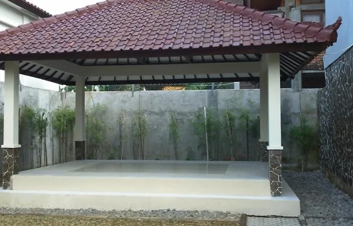 Urbanview Wayan Mansion Hotel Denpasa