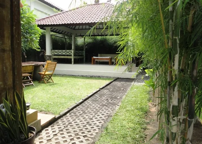 Urbanview Wayan Mansion 3*